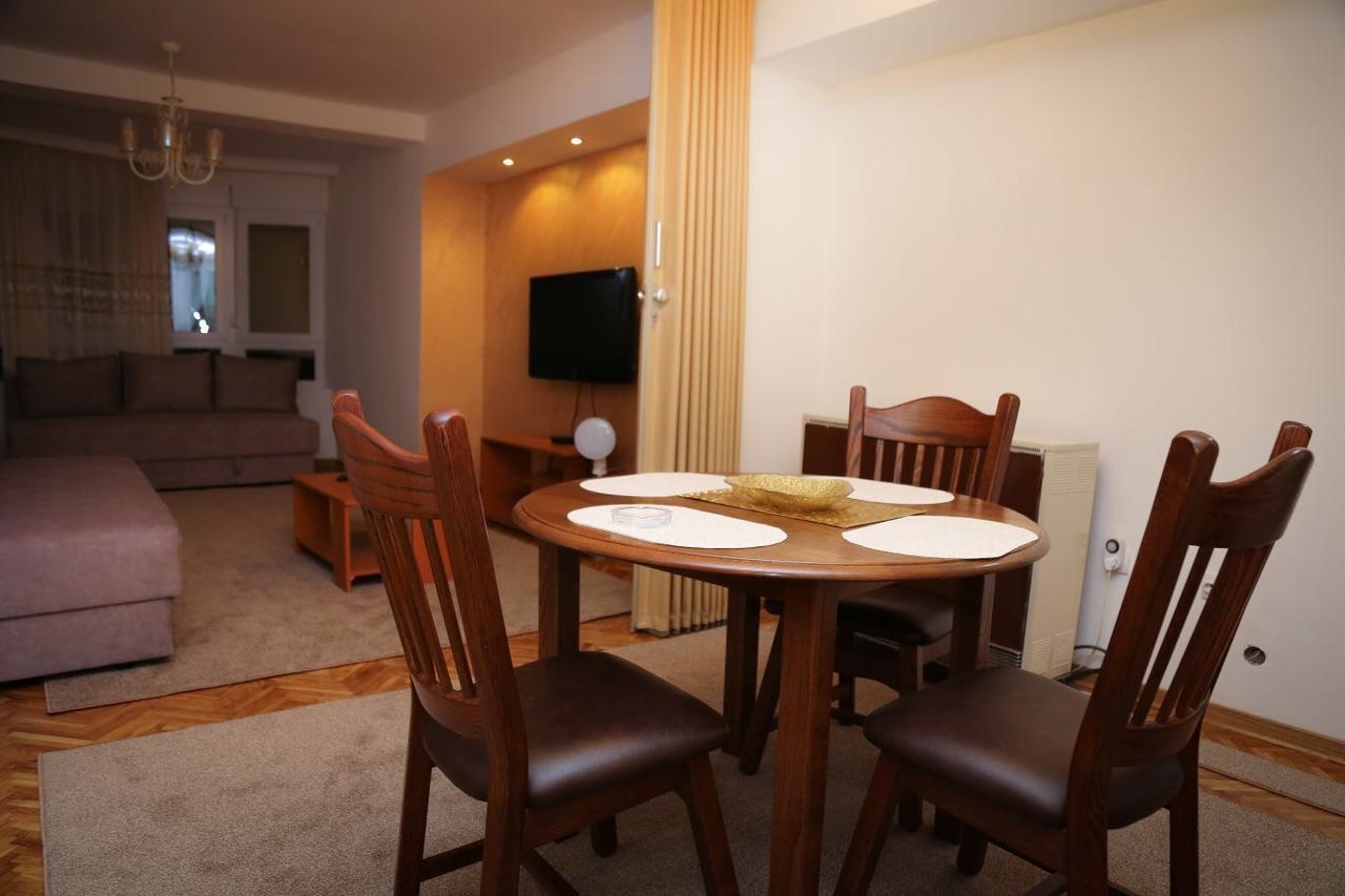 Comfort Inn Apartment โนวีปาซาร์ ภายนอก รูปภาพ