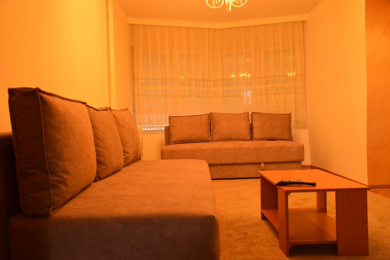Comfort Inn Apartment โนวีปาซาร์ ภายนอก รูปภาพ